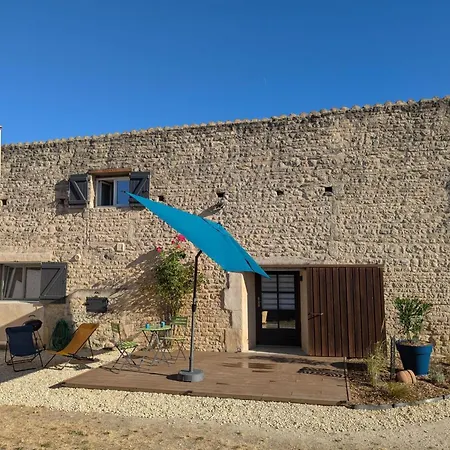 Maison Avec Parking - Propriété Charentaise Unique - Fr-1-653-297