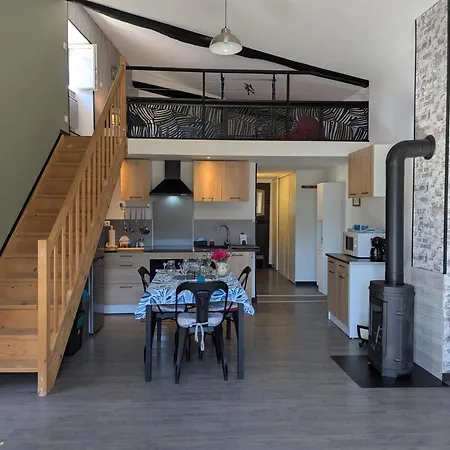 Maison Avec Parking - Propriete Charentaise Unique - Fr-1-653-297 *